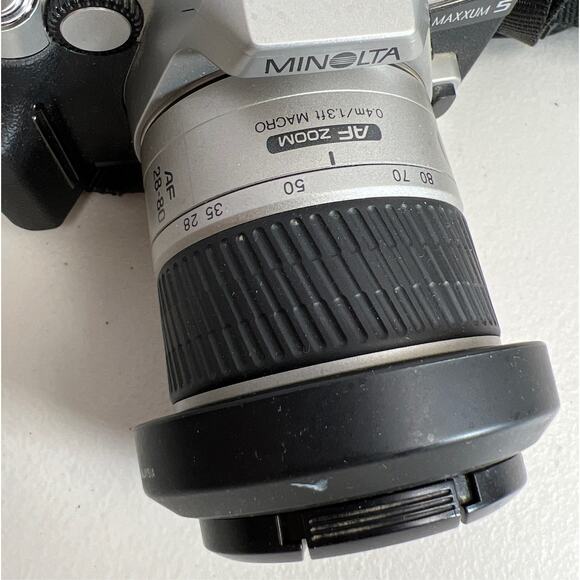 Vintage Minolta Maxxum 5 SLR 35mm Film Camera AF 28-80 Zoom Lens - Picture 2 of 13